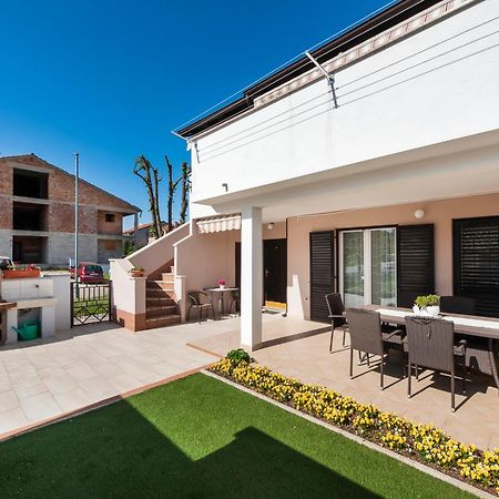 Apartments Pataj 로비니 외부 사진