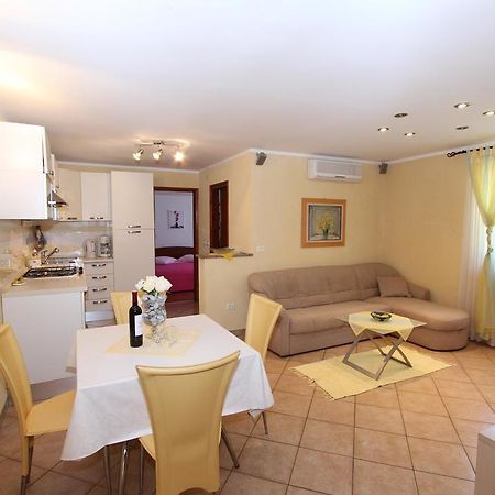 Apartments Pataj 로비니 외부 사진