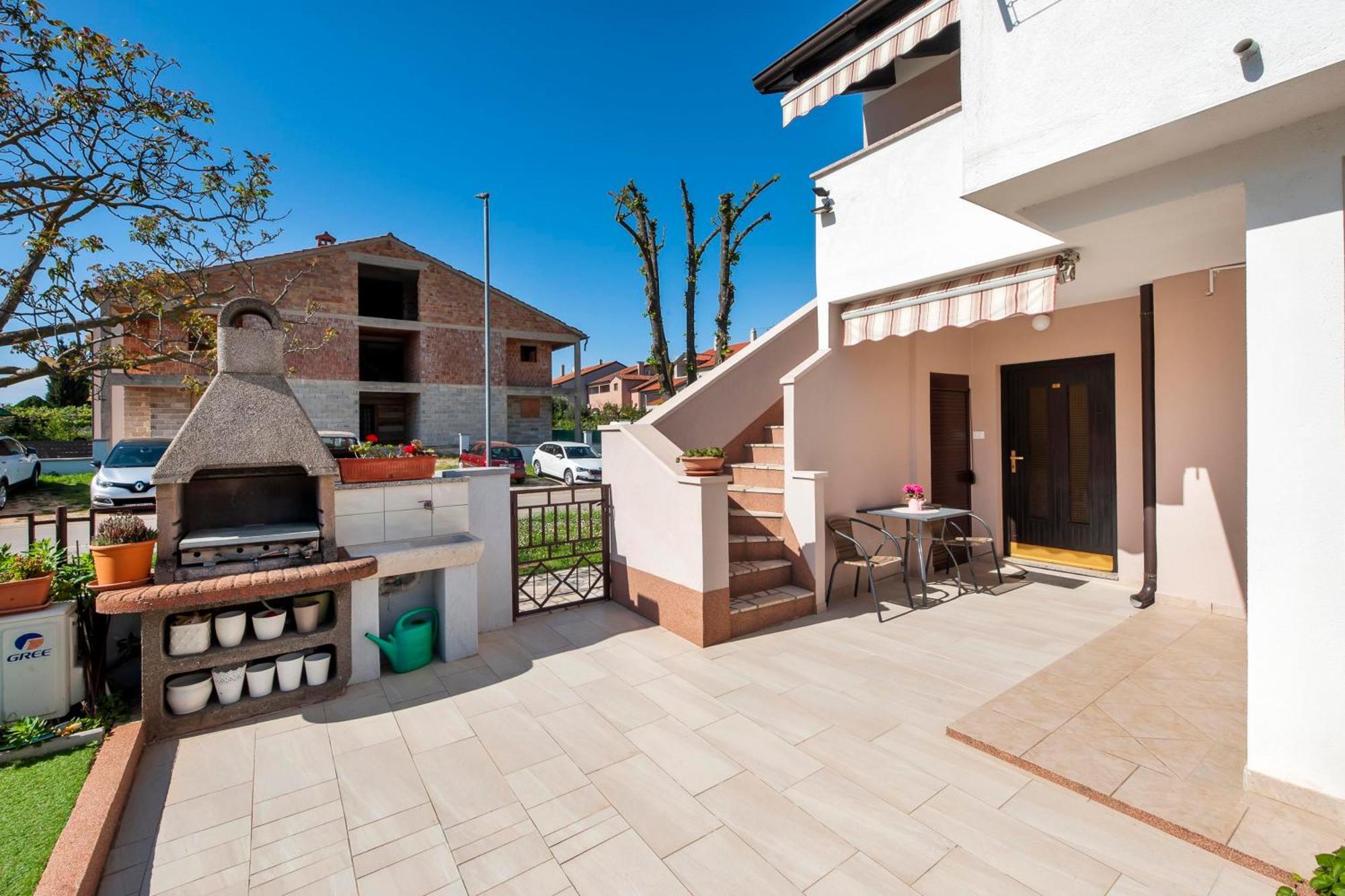 Apartments Pataj 로비니 외부 사진
