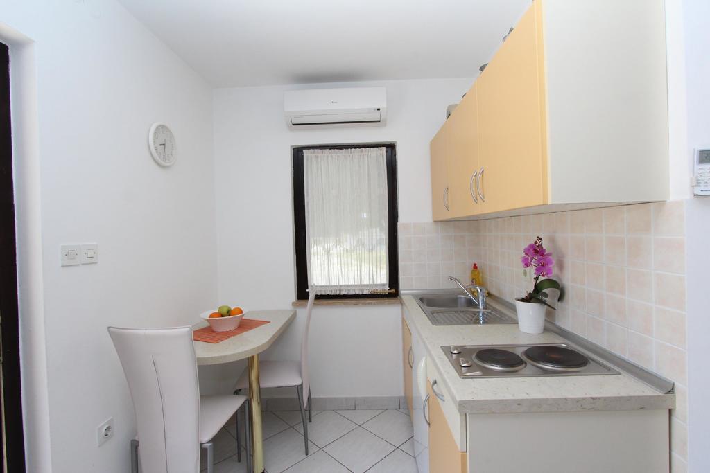 Apartments Pataj 로비니 외부 사진