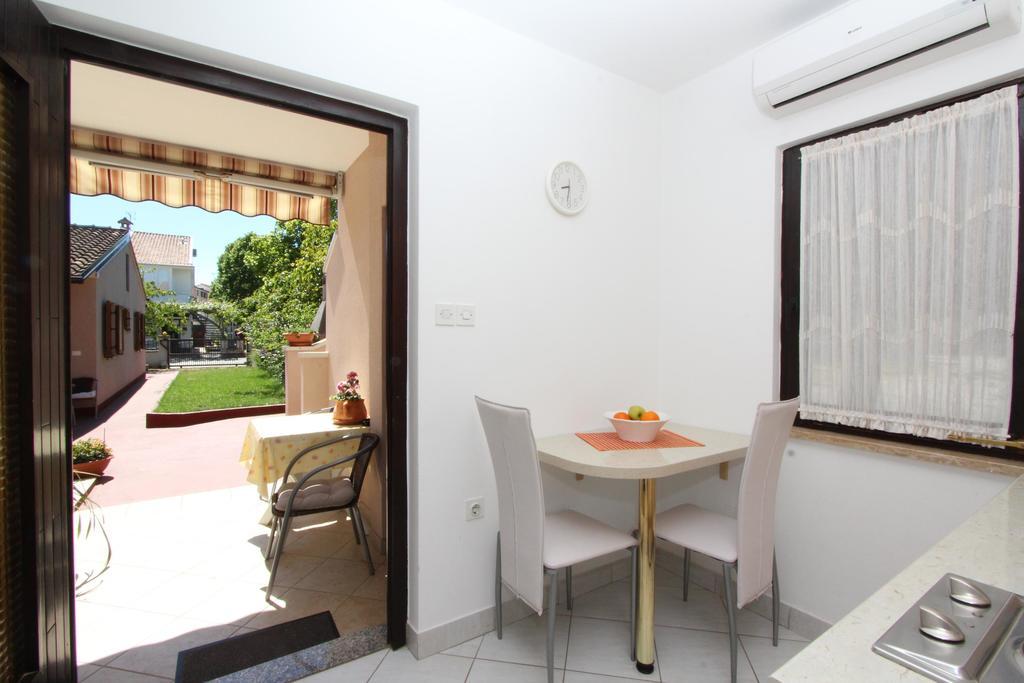 Apartments Pataj 로비니 외부 사진
