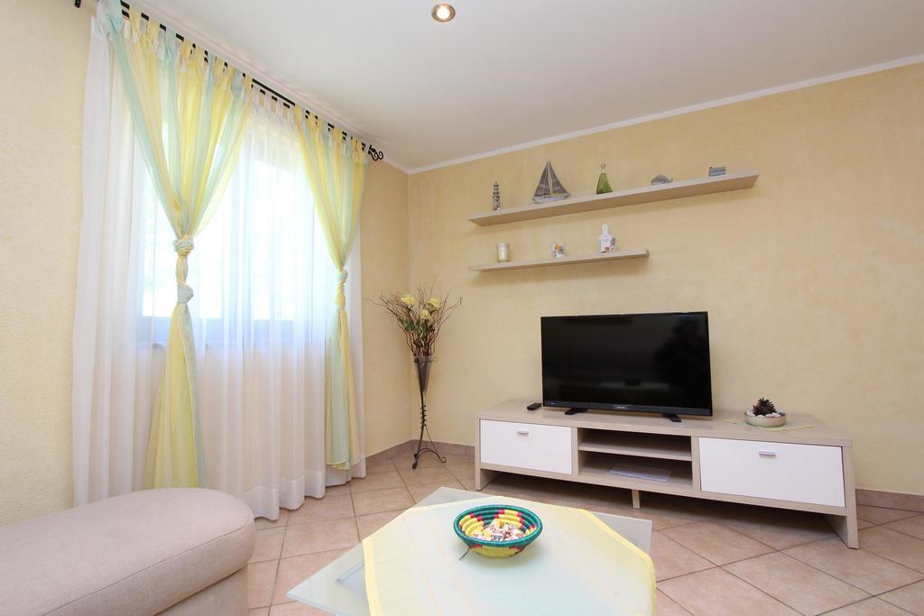 Apartments Pataj 로비니 외부 사진