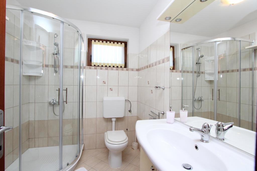 Apartments Pataj 로비니 외부 사진