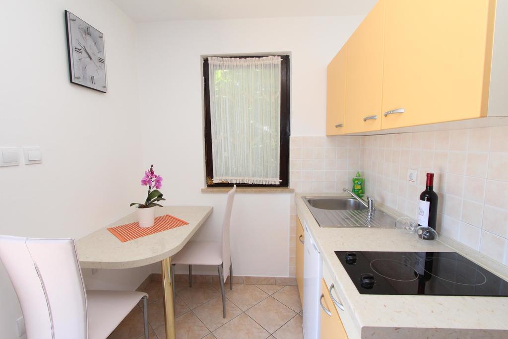 Apartments Pataj 로비니 외부 사진
