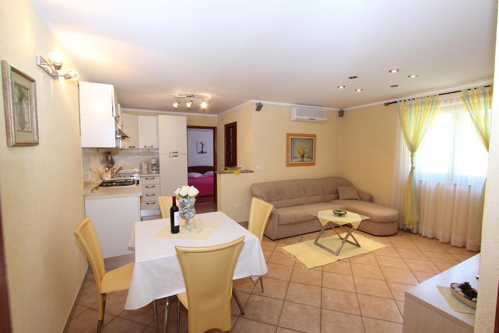 Apartments Pataj 로비니 외부 사진